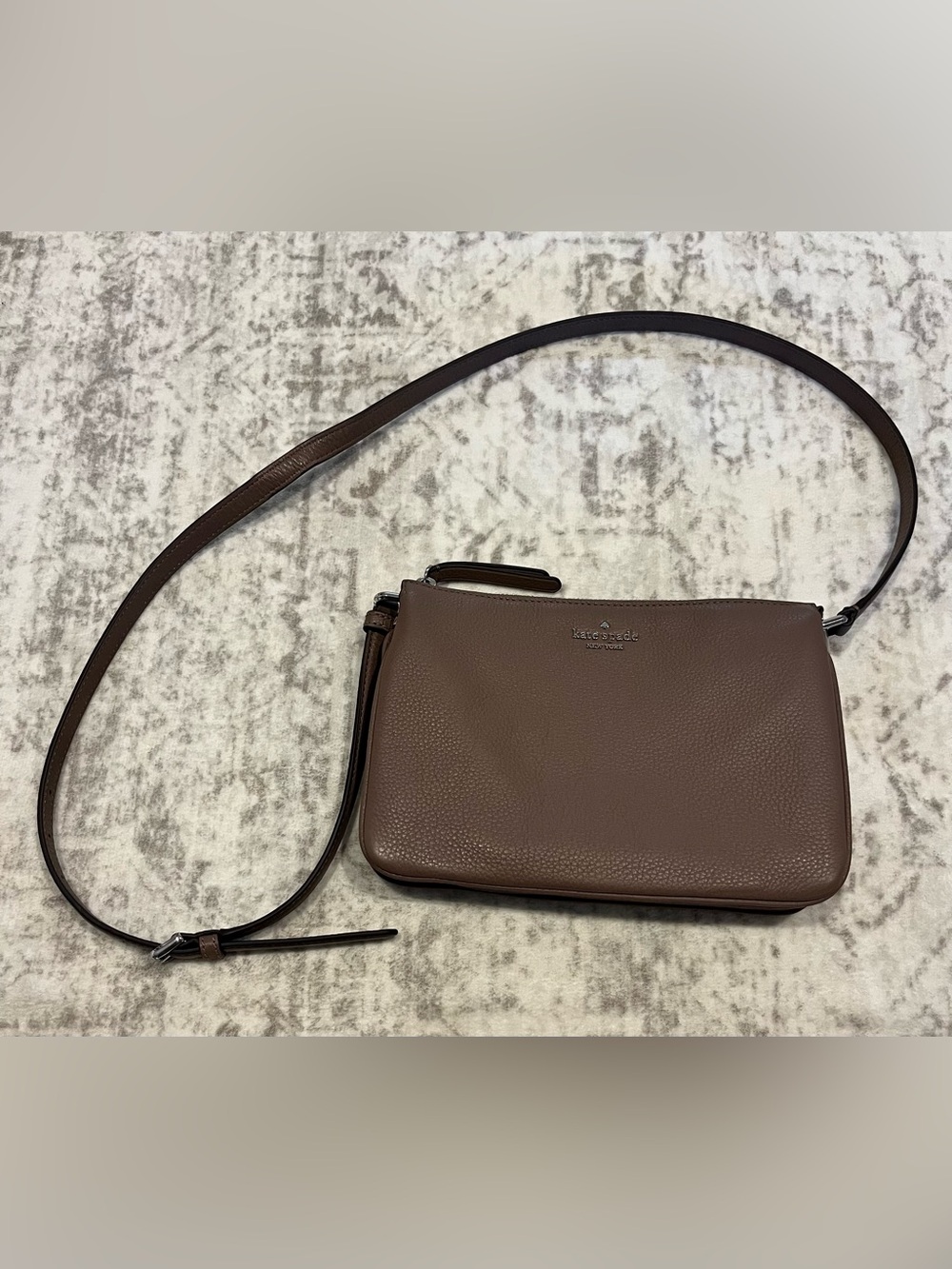 Kate Spade Leila Triple‑Gusset Pebbled Leather Crossbody – EUC